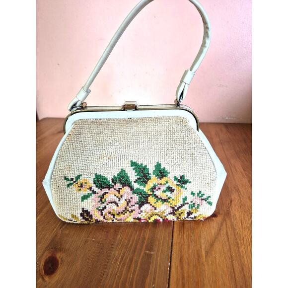 Vintage 1950s needlepoint floral handbag bag medium size kiss lock closure cream - Picture 3 of 6
